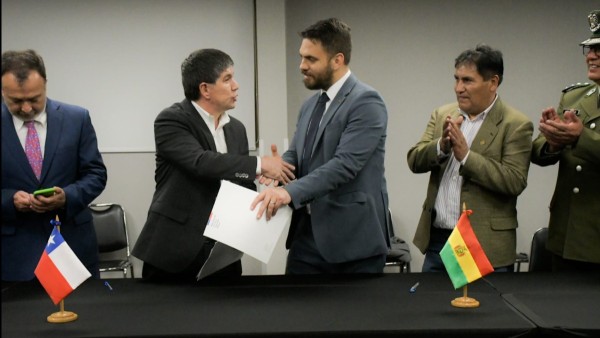 Reunión bilateral entre autoridades de Chile y Bolivia. Foto: Ministerio de Gobierno.