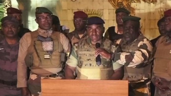 Casi una docena de soldados tomaron la televisora estatal de Gabón y anunciaron la anulación de las elecciones presidenciales.
