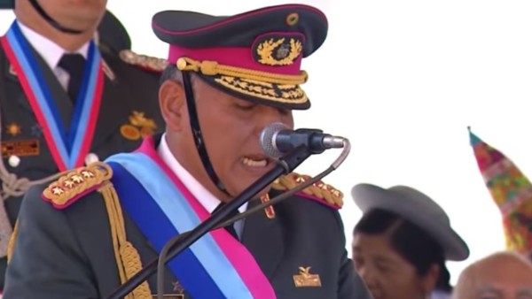 Comandante en Jefe de las Fuerzas Armadas de Bolivia, general Hugo Arandia.