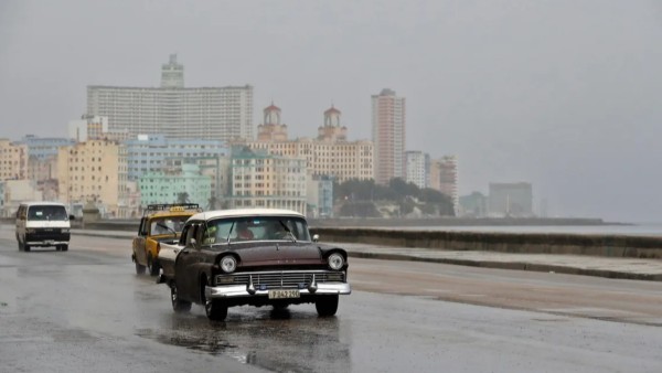 Las autoridades cubanas han decretado la alarma ciclónica para varias provincias de la zona oeste de la isla.