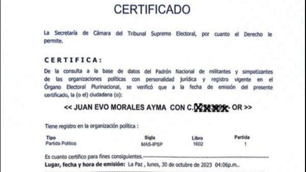 El certificado de militancia de Evo Morales. Foto: ANF