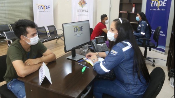 ENDE es una de las empresas beneficiadas con el incremento salarial. Foto: Internet