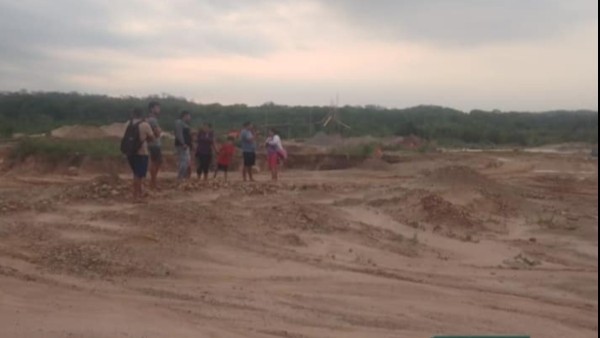 Personas quedaron atrapadas en el río Piraí, en Santa Cruz. Foto: Policía Boliviana