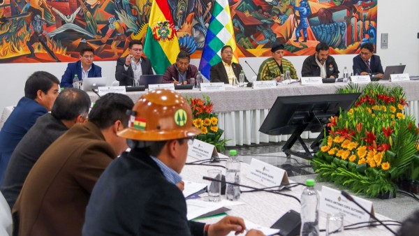 Reunión del Consejo Nacional de Autonomías. Foto: Bolivia Tv