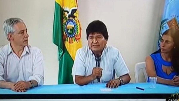 Captura de foto de cuando Morales anunció su renuncia. Foto: captura video