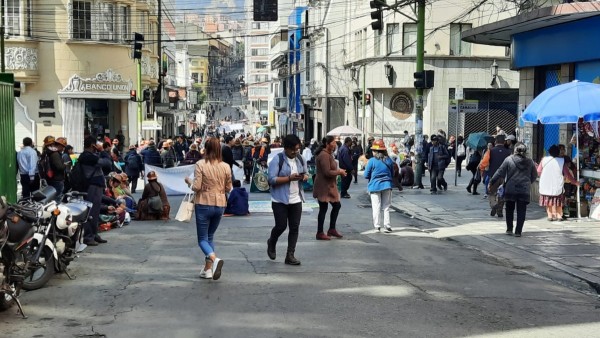 Los cooperativistas auríferos siguen bloqueando varias calles y avenidas de La Paz. Foto: