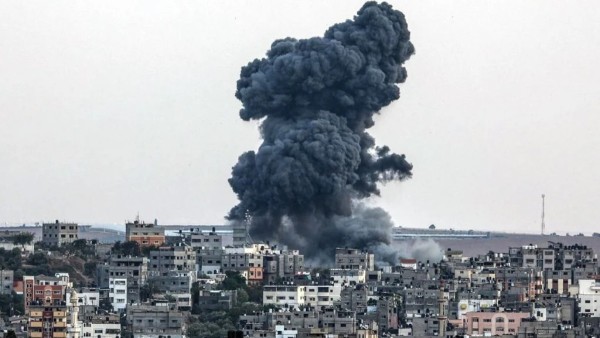 Un bombardeo israelí en la Franja de Gaza.