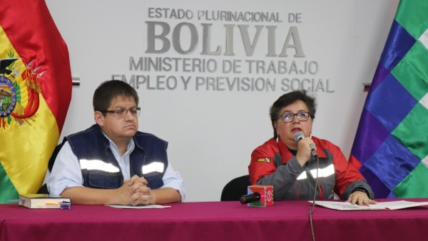 El director General de Trabajo, Yecid Mollinedo, y la ministra de Trabajo, Verónica Navia.