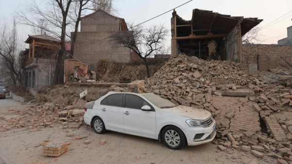 El hipocentro del sismo estuvo situado a diez kilómetros de profundidad, con el epicentro en la localidad de Liugou, Gansu.