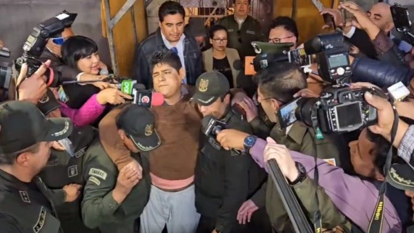 El cocalero César Apaza a su salida de la cárcel de San Pedro. Foto: La Razón