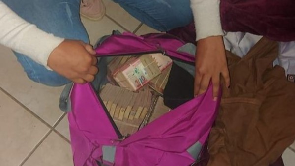 El dinero incautado en Locotal. Foto: Ministro de Gobierno
