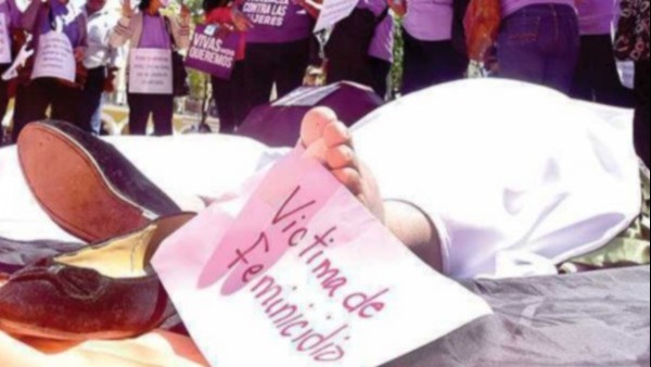 Protesta de mujeres contra los hechos de violencia. Foto: Internet