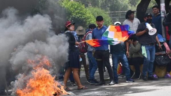 Protestas en Sucre por parte de afines a Evo Morales que piden la renuncia de los magistrados. Foto: RKC