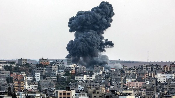 Un bombardeo israelí en la Franja de Gaza durante el 2023.