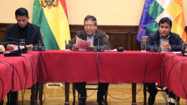 En la mesa de diálogo Choquehuanca, Rodríguez y Huaytari