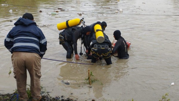 Rescate del niño ahogado en una lagunilla. Foto: Min Defensa