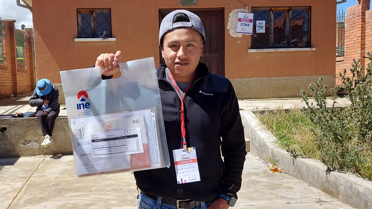 Un censista voluntario tras concluir la recolección de datos en El Alto. Foto: ANF