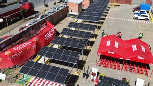 CBN refuerza su compromiso ambiental inaugurando un parqueo de paneles solares en El Alto