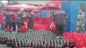 Fomentando el reciclaje, Fundación Coca-Cola animó el intercambio de botellas PET por retornables