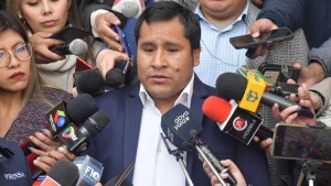 Alcalde de Macha dice que Huaytari tenía dos vehículos de lujo e invitaba “cervecita” a dirigentes