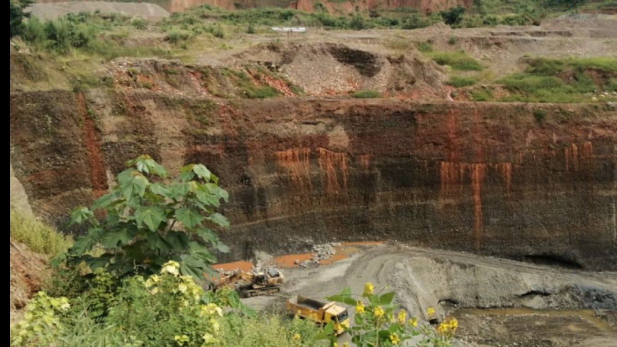 Minería a cielo abierto para buscar oro, en Tipuani. Foto: Archivo ANF.