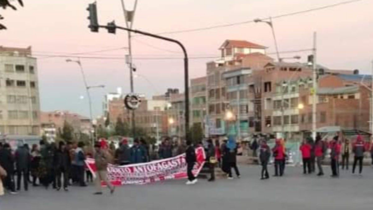 camioneros bloqueando en El Alto. Foto: Información y Podcast