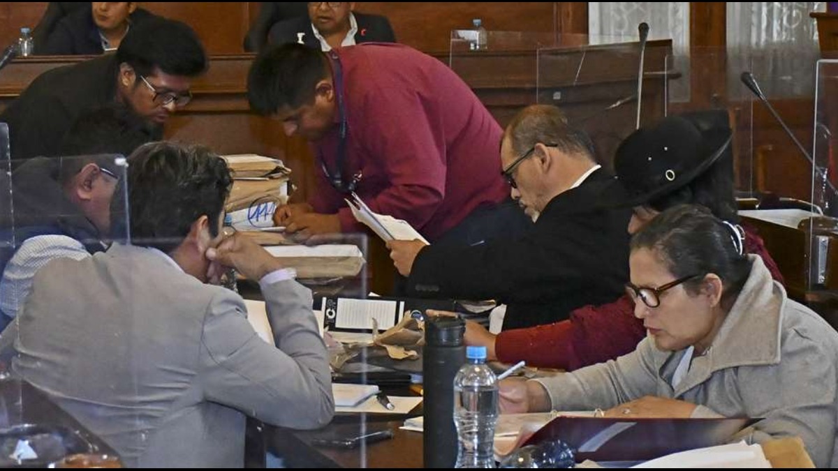 Comisión mixta de Constitución evalúa a los postulantes del TCP y TSJ. Foto: Internet