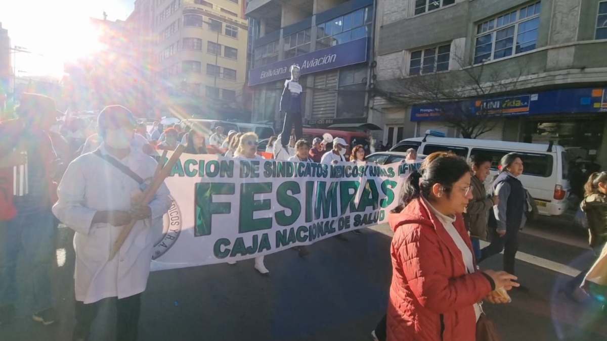 La marcha del sector salud y magisterio. Foto: ANF