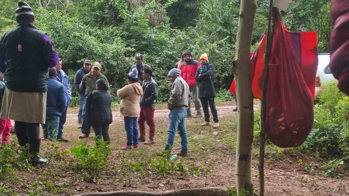 Los comunarios de Chiquiacá instalaron una vigilia en rechazo al ingreso de Petrobras. Foto: Tariquía Hoy