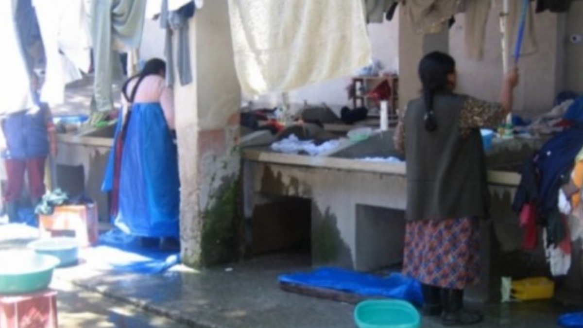 Mujeres privadas de libertad dedicadas al lavado de ropa. Foto ilustrativa