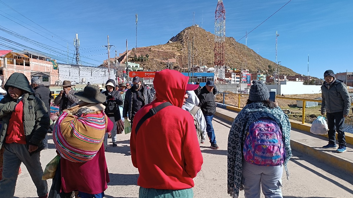 Personas en la región fronteriza de Desaguadero. Foto: ANF