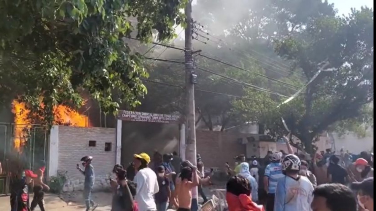 Sede de los campesinos en Santa Cruz fue quemado durante el paro de 36 días. Foto: Internet
