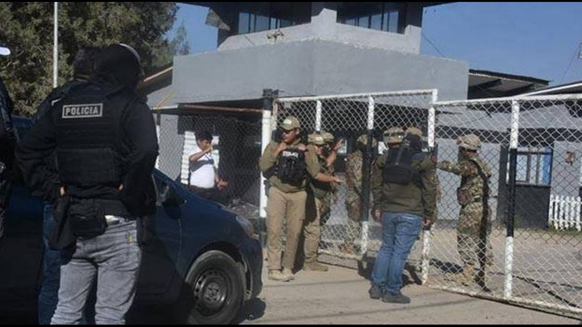 Allanamiento en el cuartel de Cotapachi, Cochabamba. Foto: Los Tiempos.