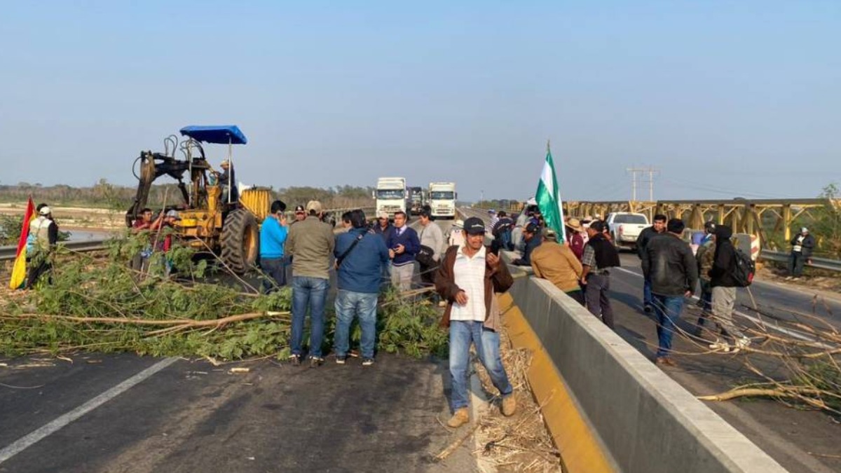 Bloqueo en Montero- Santa Cruz. Foto: Internet