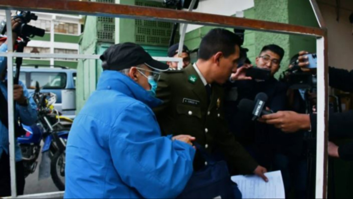 El general José Ágreda durante su aprehensión. Foto: Red Uno