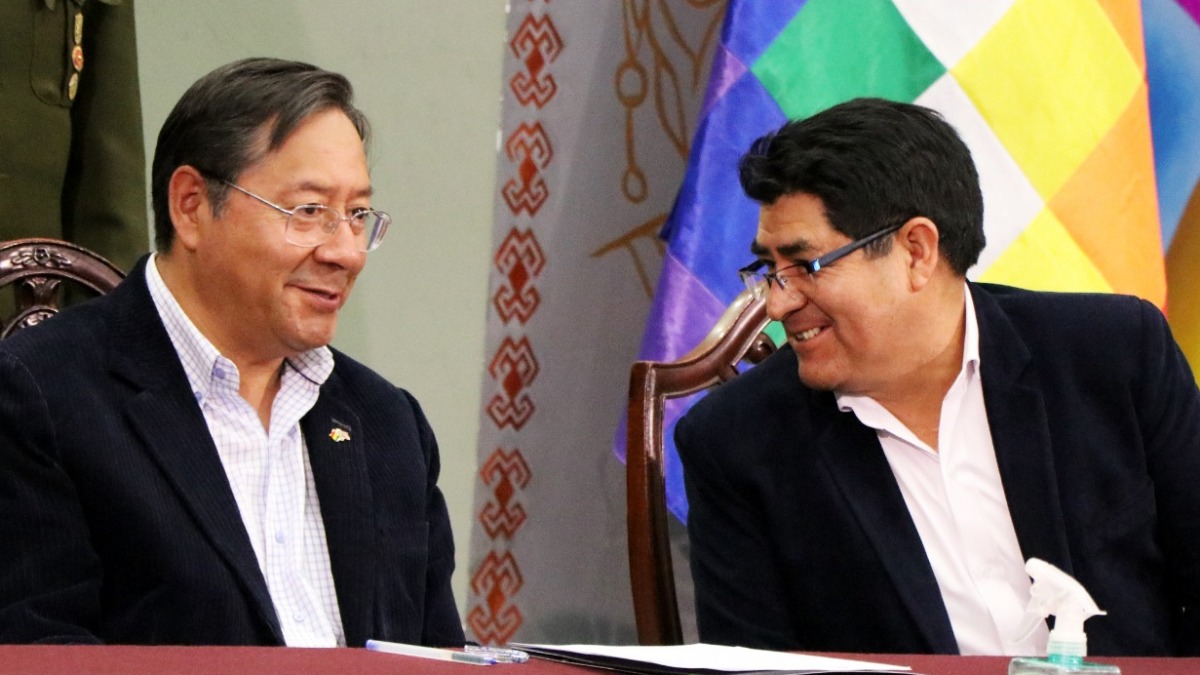 Luis Arce y Omar Véliz. Foto: Ministerio de Educación