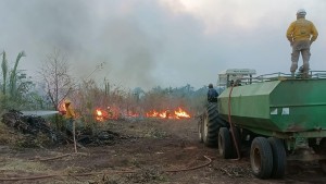 En Santa Cruz se registran 20 incendios forestales activos y 9 municipios se declararon en desastre