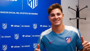 El delantero argentino Julián Álvarez ficha por el Atlético de Madrid hasta 2030