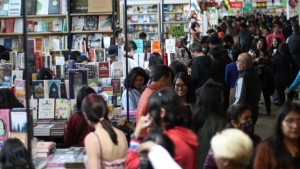 Este año, el número de visitantes de la Feria Internacional del Libro de La Paz superó la cifra del 2023