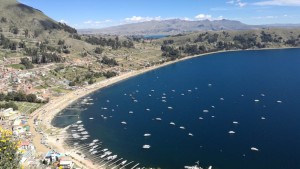 Una lancha se hunde y mueren ahogados casi todos los miembros de una familia en el lago Titicaca