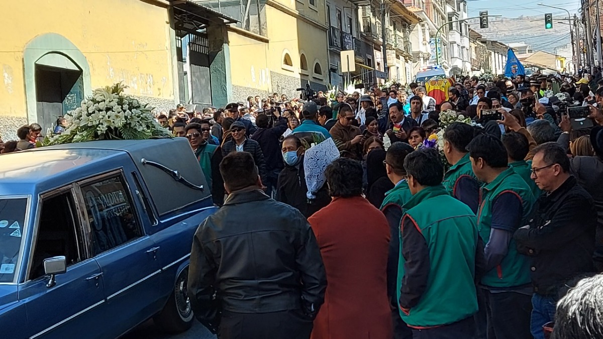 Cortejo fúnebre del padre Eduardo Pérez. Foto: ANF