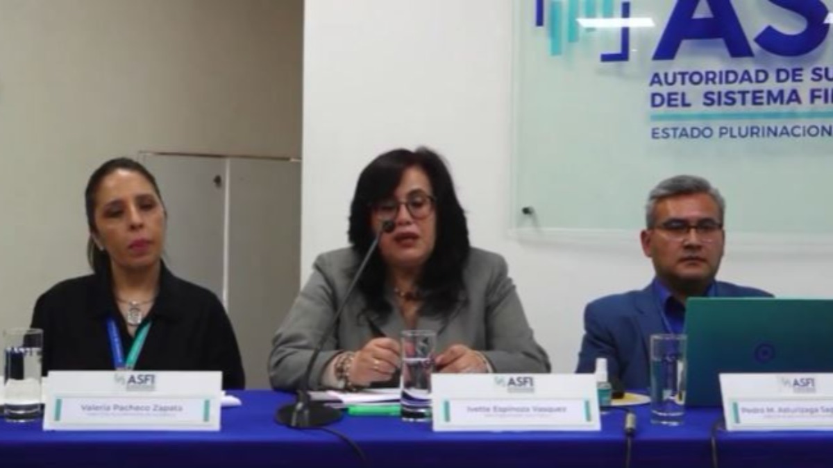 Directora de la ASFI, Ivette Espinoza. Foto. Captura.