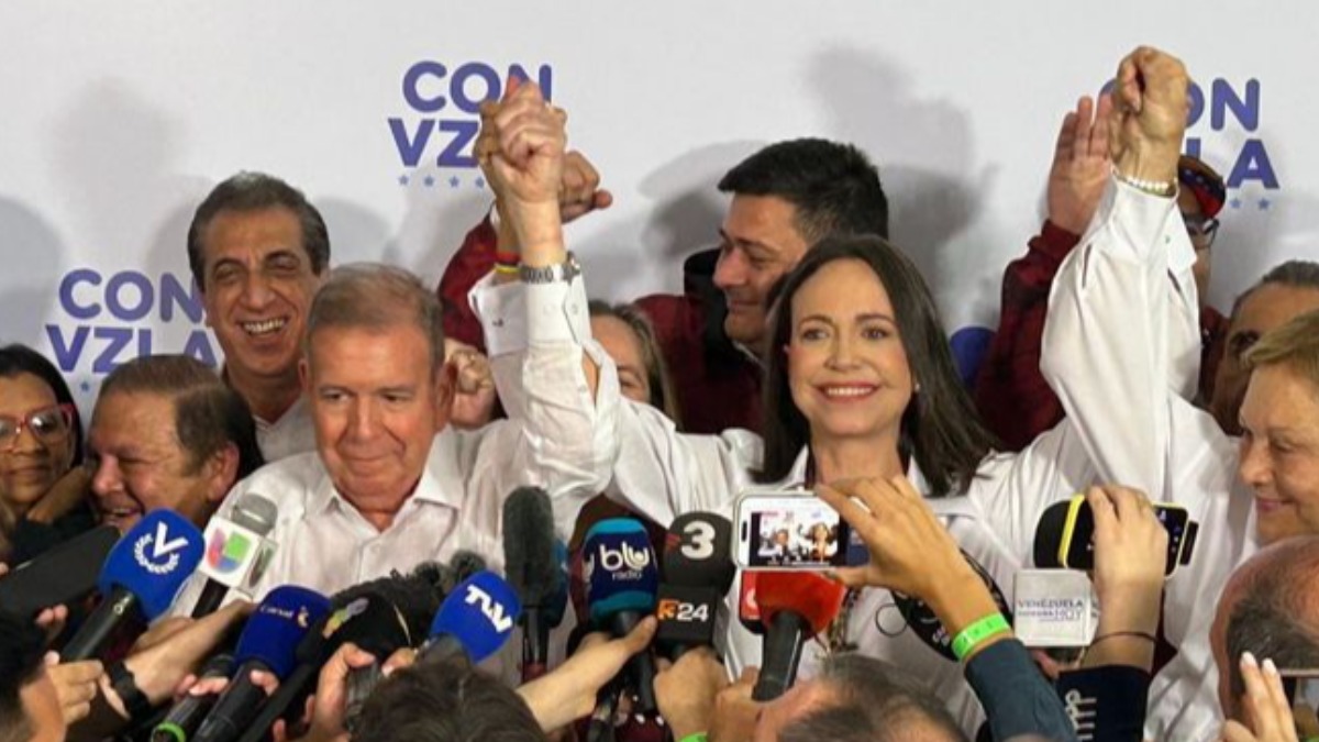 El candidato opositor, Edmundo González, junto a la líder Corina Machado.