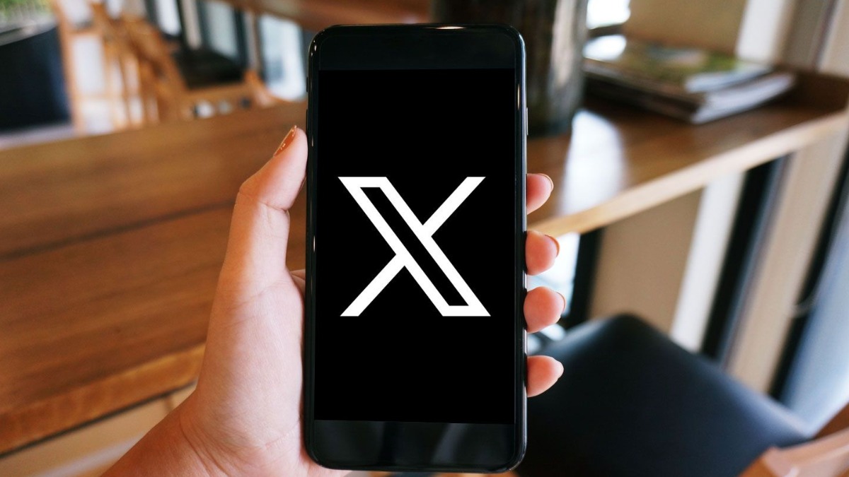 El logotipo de la app X.