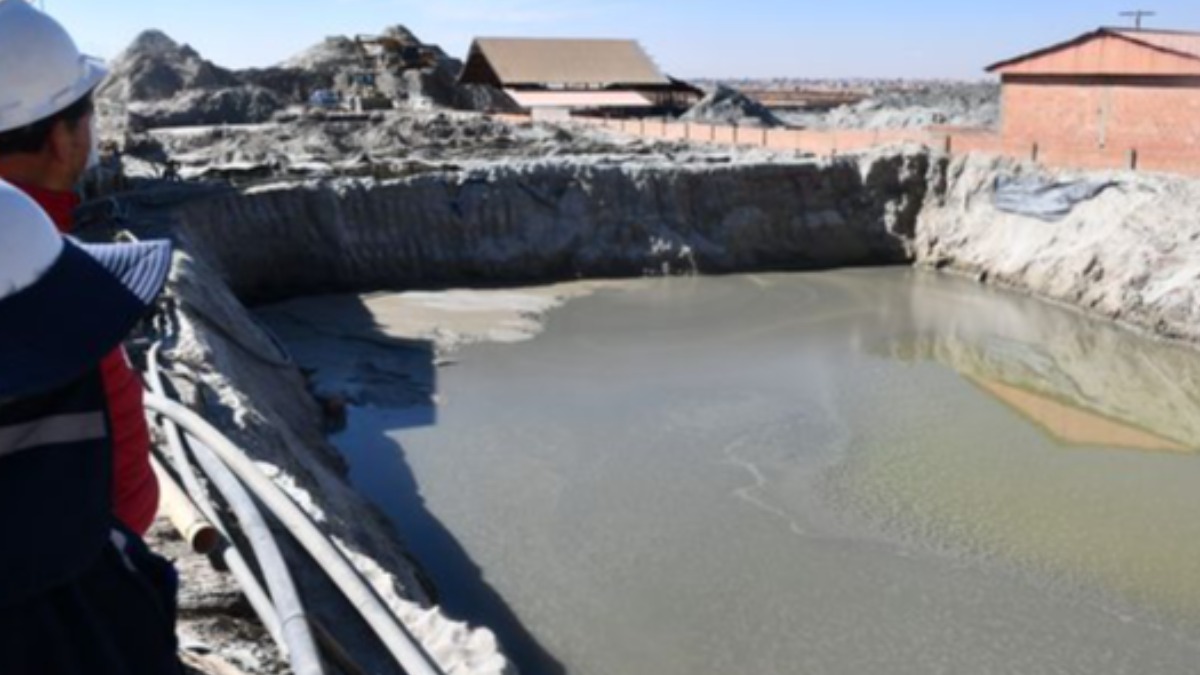 Estancamiento de agua contaminada con cianuro-. Foto: Alcaldía de Viacha.