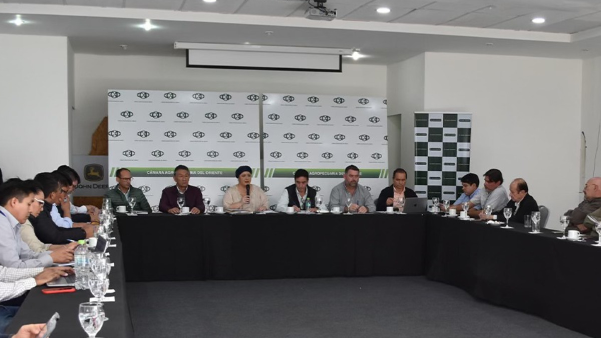 Reunión de Gobierno y  la Confederación Nacional de Agricultura de Bolivia (Confeagro) en Santa Cruz. Foto: Internet