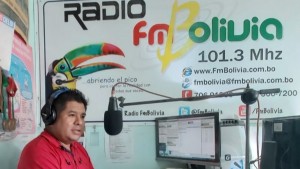 El Ministerio de Obras Públicas revoca la decisión de la ATT y devuelve la licencia a FmBolivia en Chulumani