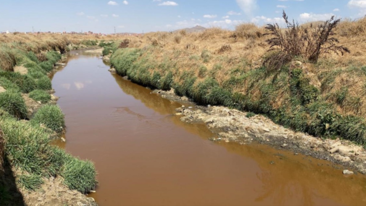 Aguas contaminadas con cianuro en el municipio de Viacha. Foto: Cortesía