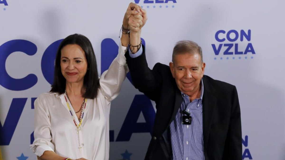 La líder opositora venezolana María Corina Machado y el candidato presidencial Edmundo González.