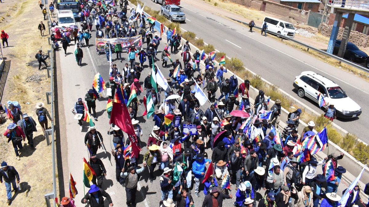 La marcha evista en la ruta Oruro-La Paz. Foto: RKC